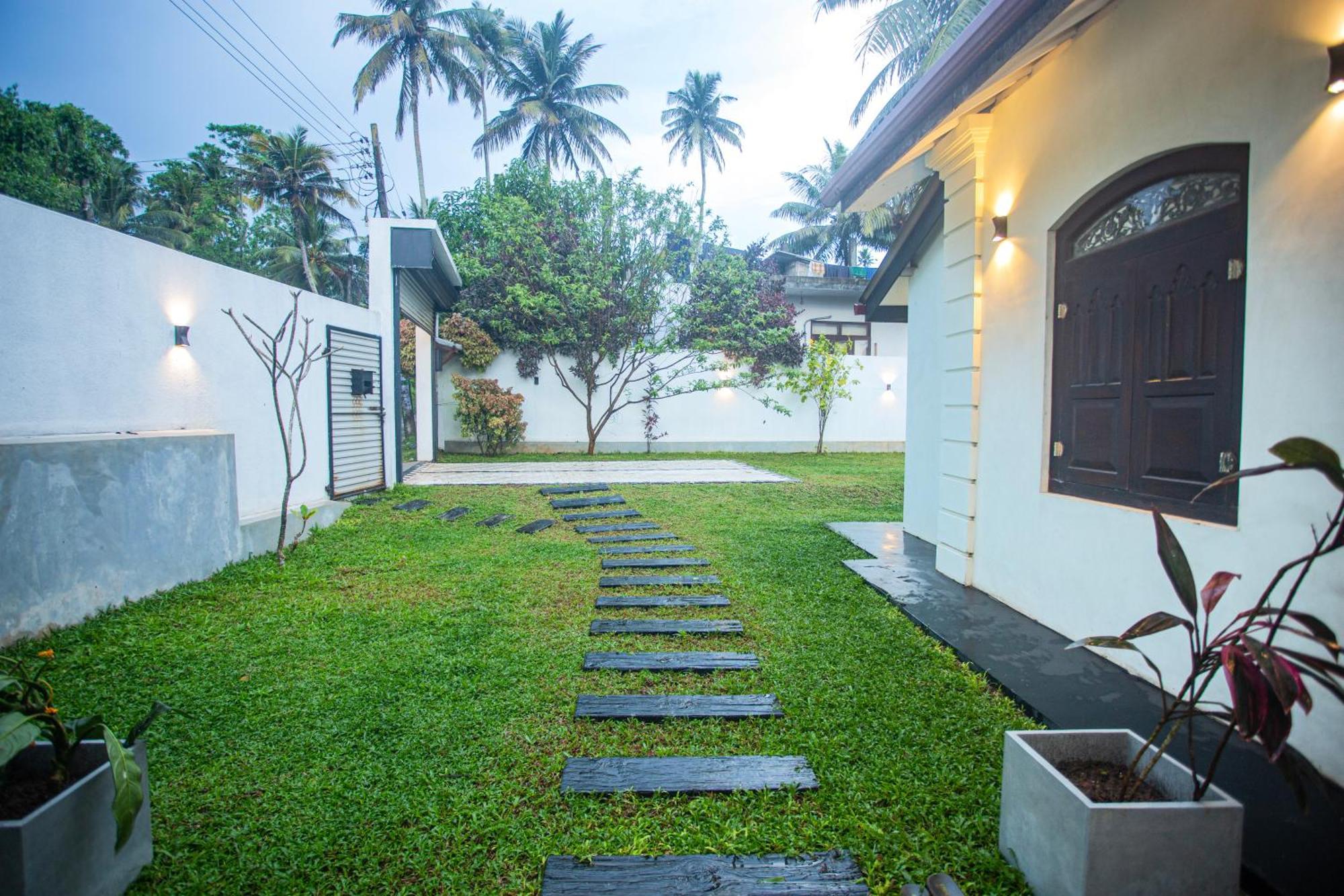 Villa Risithenmi Ahangama Luaran gambar