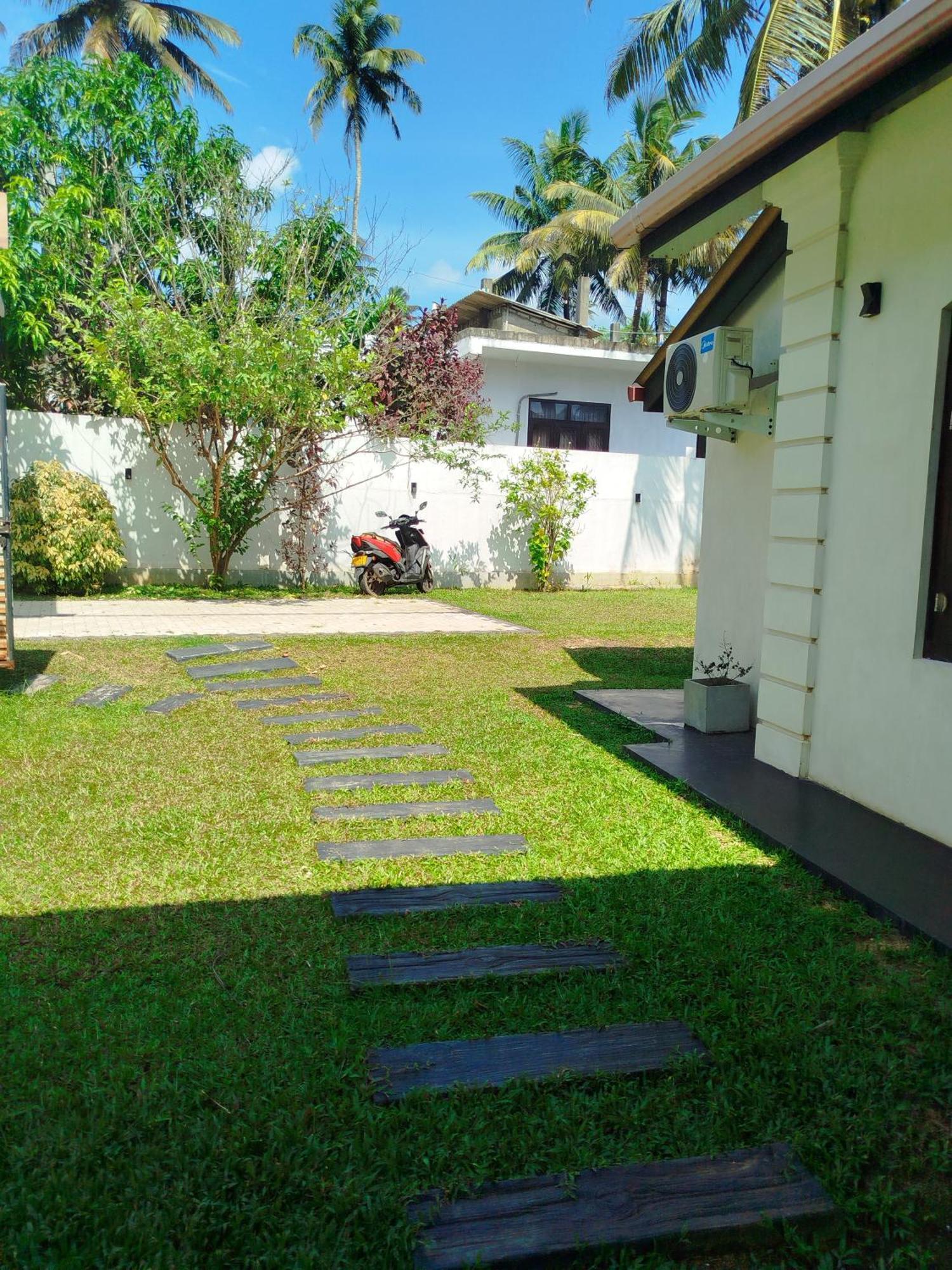 Villa Risithenmi Ahangama Luaran gambar